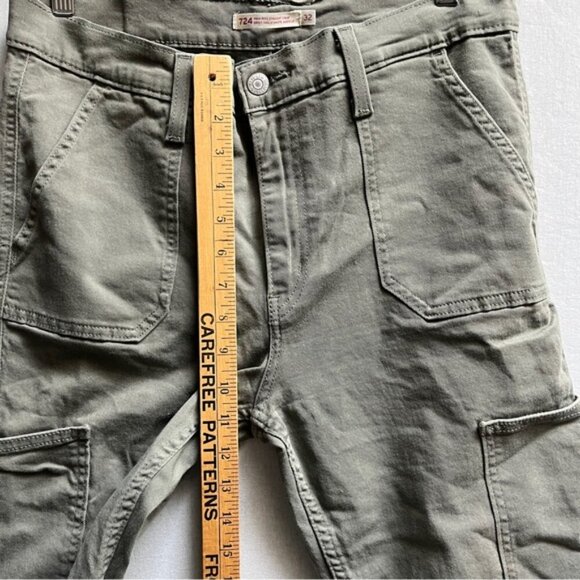 Levi’s 724 High Rise Straight Crop Olive Cargo Pants Sz 32 - Picture 10 of 12